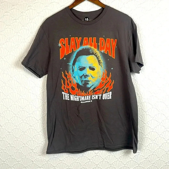 NWOT Halloween T-Shirt - Picture 1 of 3